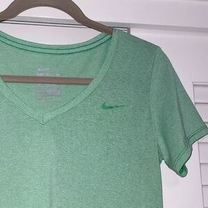 Nike Dri-FIT Micro Stripe Shirt – Size M – Like New